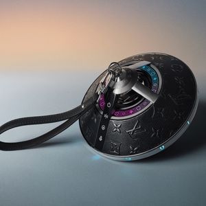 Louis Vuitton Horizon Light Up